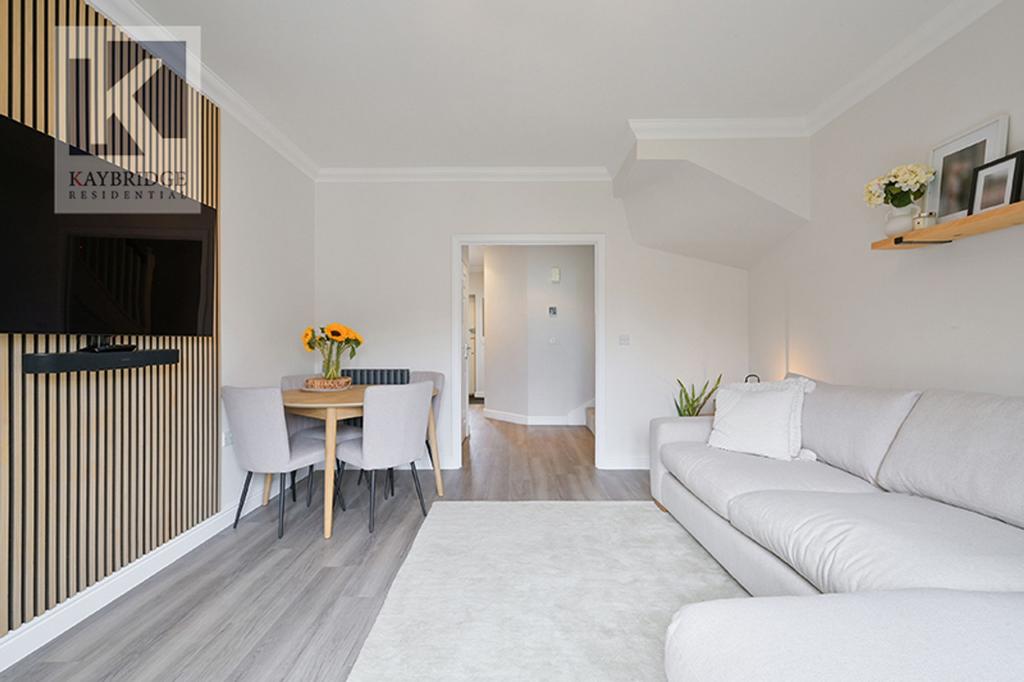 Silvergate Ruxley Lane, Epsom - KT19 9 GZ