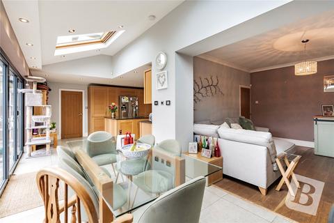 5 bedroom semi-detached house for sale, Gaynes Park Road, Upminster, RM14