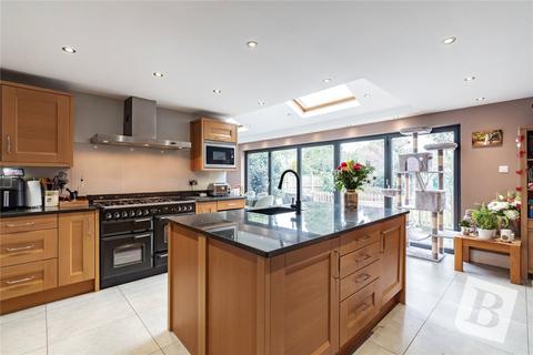 5 bedroom semi-detached house for sale, Gaynes Park Road, Upminster, RM14