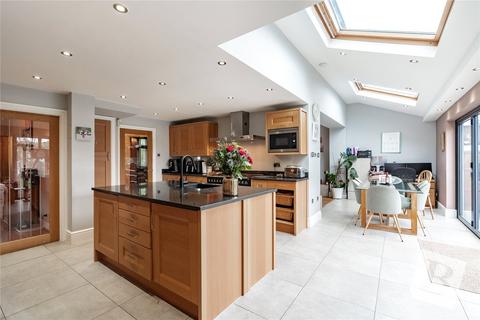 5 bedroom semi-detached house for sale, Gaynes Park Road, Upminster, RM14