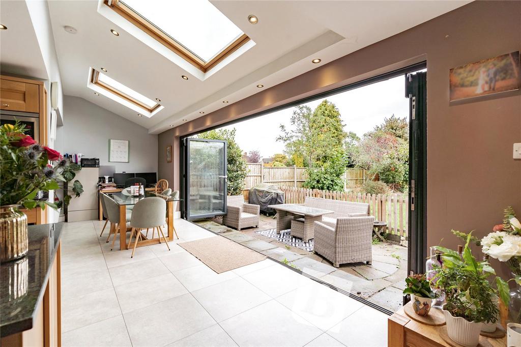 Kitchen  /Dining