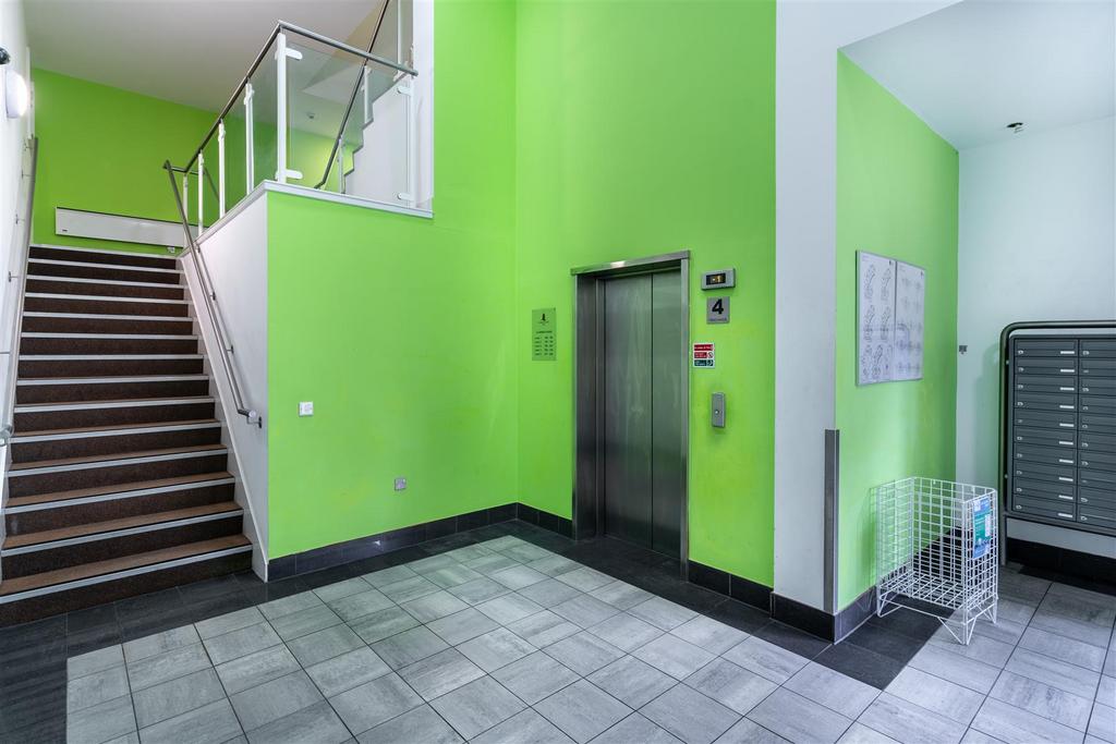  A7 R7117-HDR.jpg
