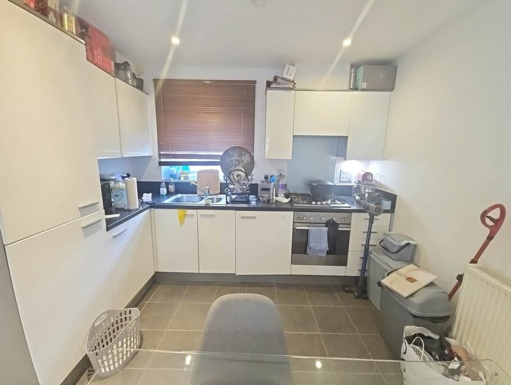Apartment in Reading - View 4