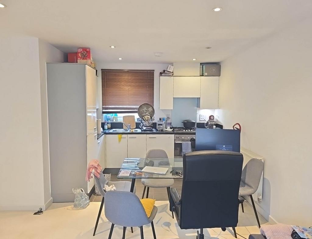Apartment in Reading - View 5