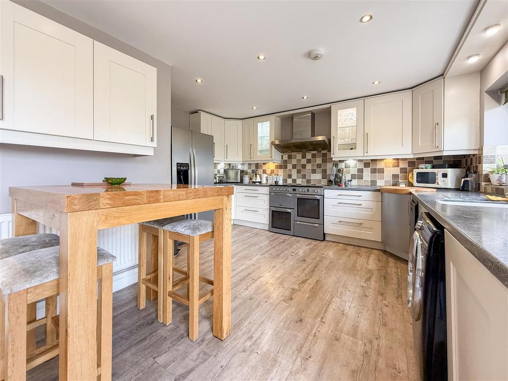 Kitchen/ dining