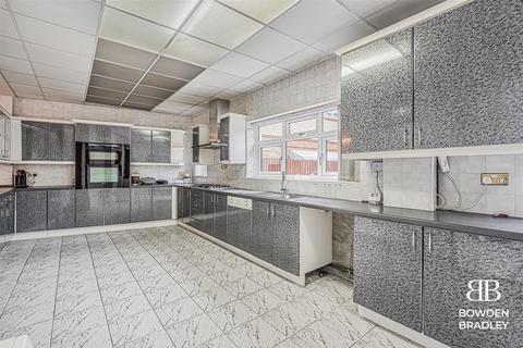 undefined, Beehive Lane, Ilford, IG1