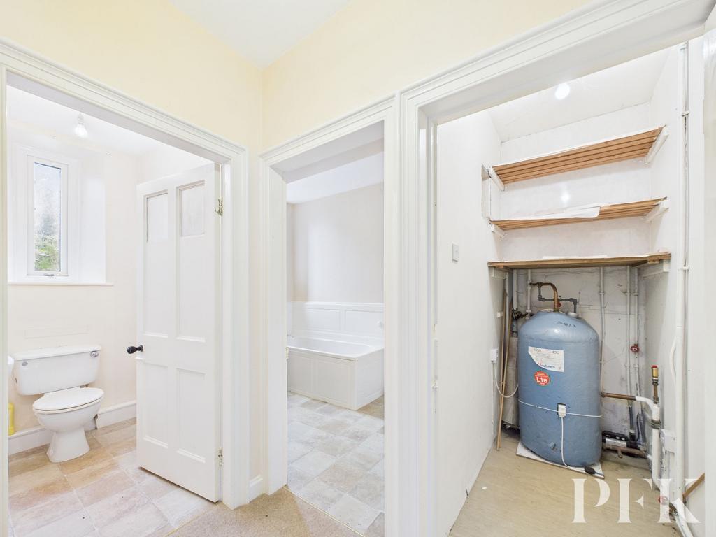 Hall to WC 2 Bathroom 2 &amp; Airing Cupboard