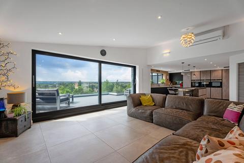 4 bedroom detached house for sale, Oldnall Road Kidderminster, Worcestershire, DY10 3HN