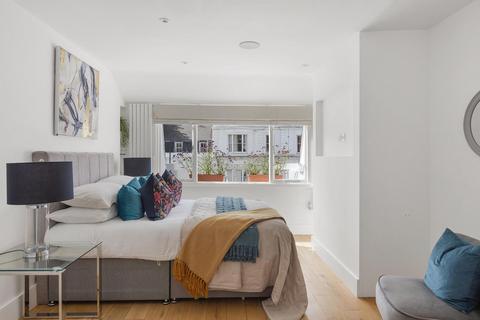 3 bedroom apartment for sale, Gloucester Terrace, London, W2