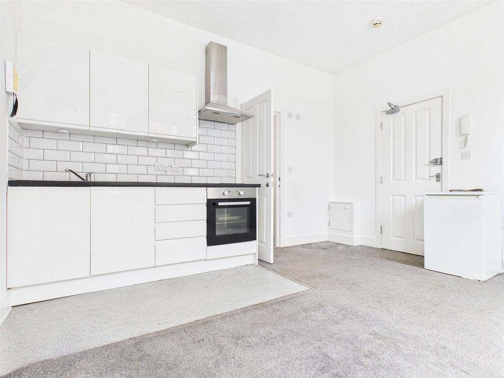 Studio Room: Kitchen