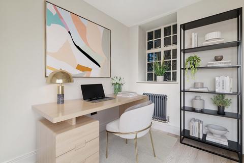 4 bedroom flat to rent, Warwick Gardens, W14