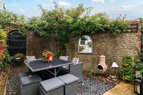 3 bedroom house for sale, Bridge Street, Surrey GU7