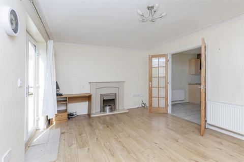 3 bedroom detached house for sale, Dudley Road, Huddersfield HD1