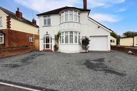 3 bedroom detached house for sale, Coggeshall Road, Braintree, CM7
