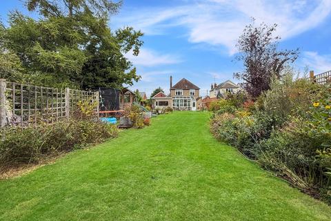 3 bedroom detached house for sale, Coggeshall Road, Braintree, CM7