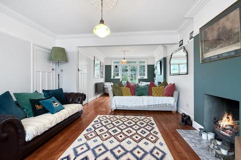 3 bedroom detached house for sale, Coggeshall Road, Braintree, CM7