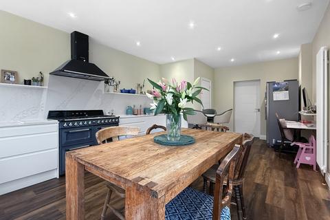 3 bedroom detached house for sale, Coggeshall Road, Braintree, CM7