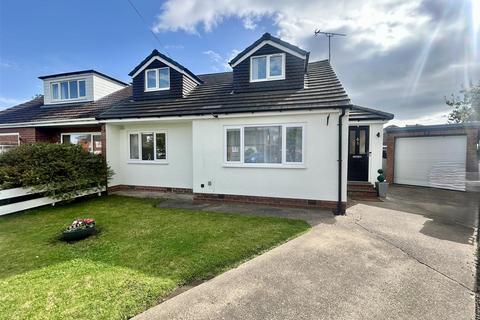 Lyndhurst View, Scholes, Leeds