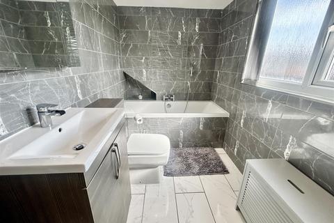 undefined, Lyndhurst View, Scholes, Leeds