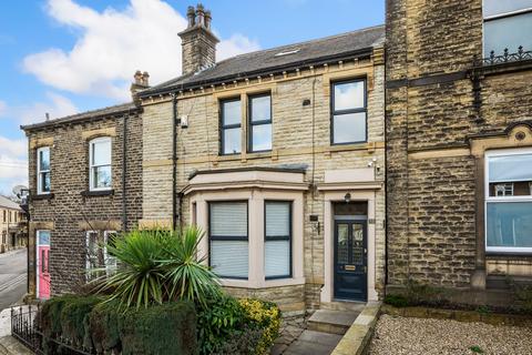 4 bedroom end of terrace house for sale, Knowl Road, Mirfield, WF14