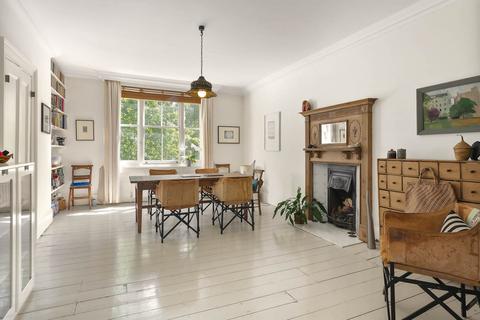 3 bedroom flat for sale, 25 Ladbroke Gardens, London W11