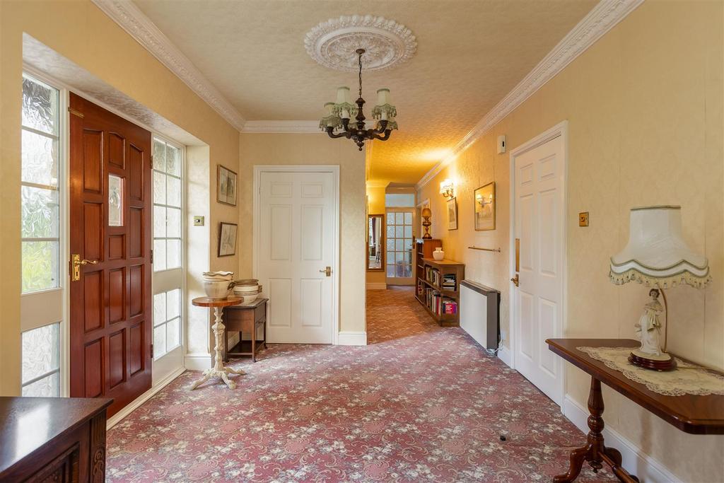 Treetops Hallway-2.jpg