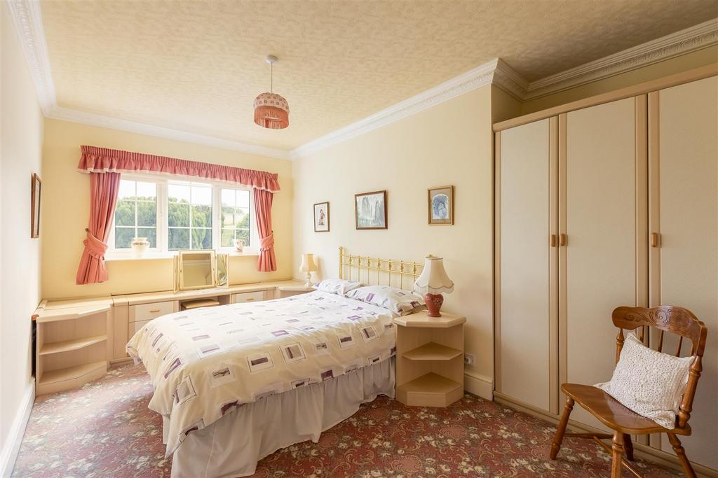 Treetops Bedroom 3-1.jpg