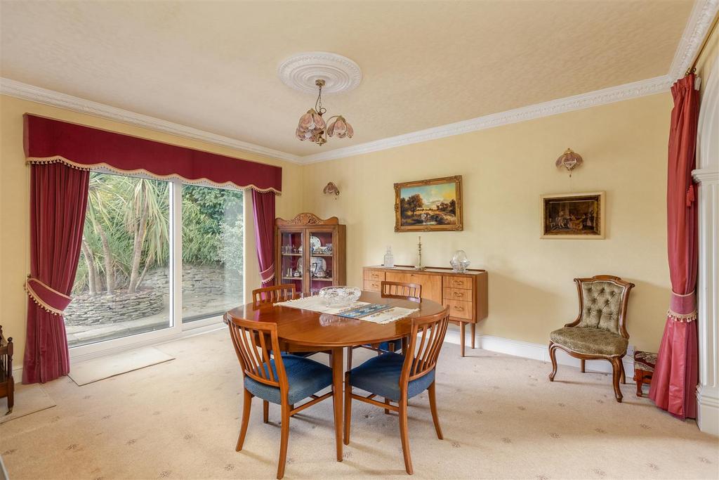 Treetops Dining Room-2.jpg