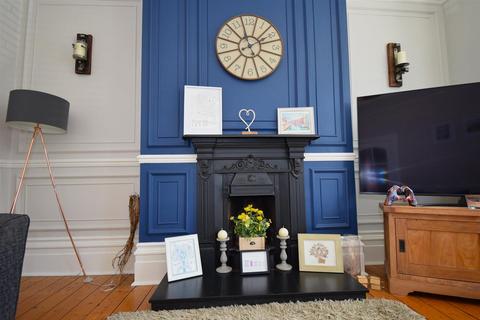 3 bedroom end of terrace house for sale, Blagdon Avenue, South Shields