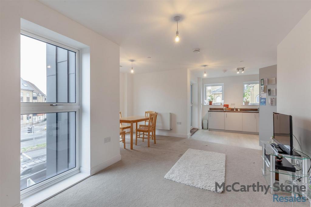 8664440-interior03.jpg