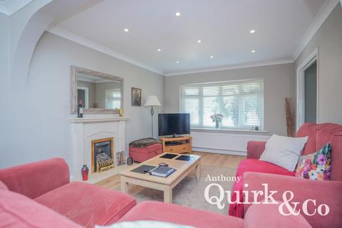 4 bedroom detached house for sale, Nevada Road, Canvey Island, SS8