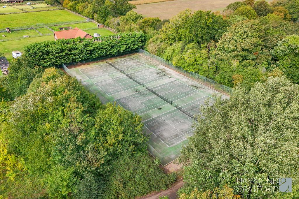 Communal Tennis Courts