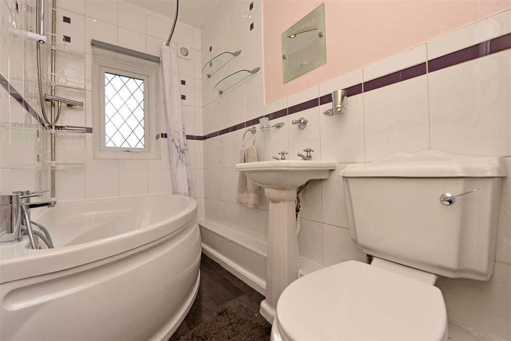 Bathroom / WC: