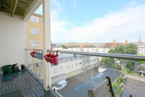2 bedroom flat for sale, 6, Compton Street, West of Town Centre, Eastbourne