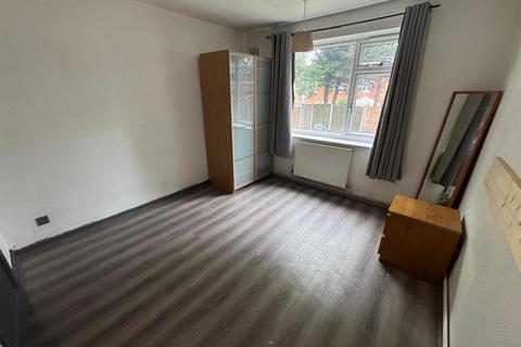 1 bedroom flat to rent, Stonebridge Grove, Leeds LS12