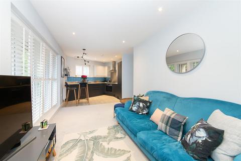 1 bedroom flat for sale, 236 Selsdon Road, South Croydon CR2