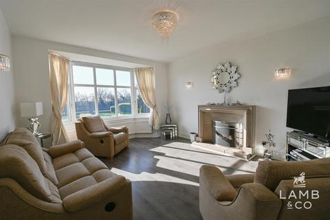 6 bedroom detached house for sale, Harwich Road, Great Oakley CO12