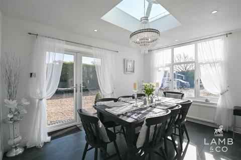 6 bedroom detached house for sale, Harwich Road, Great Oakley CO12