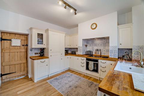 4 bedroom end of terrace house for sale, Elkstone, Cheltenham, Gloucestershire, GL53