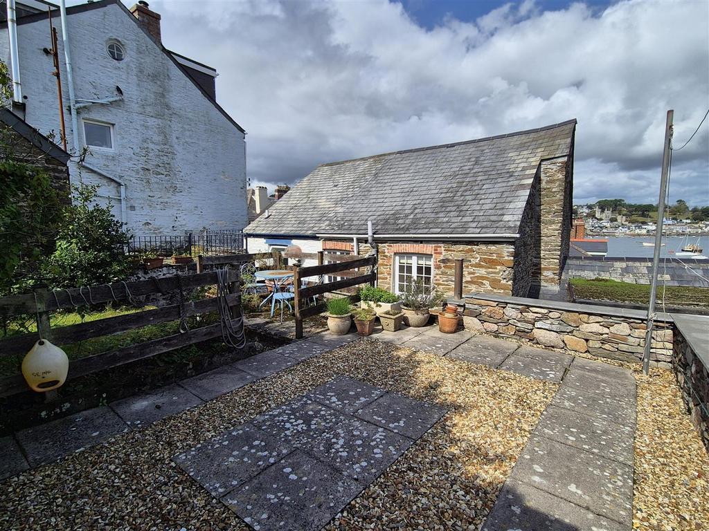 Rear terrace 3.jpg