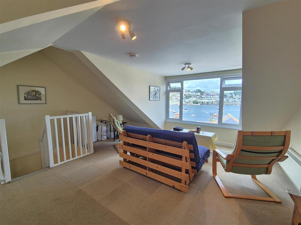 Loft room 2.jpg