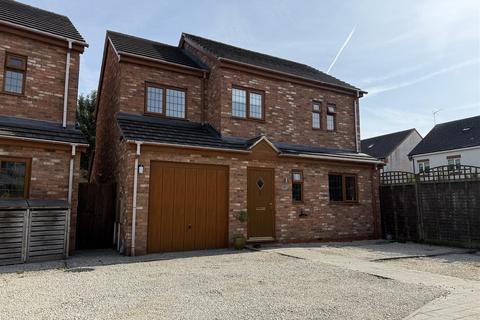 4 bedroom detached house for sale, Browns Lane, Allesley, Coventry * FOUR BEDROOMS / PRIVATE LOCATION *