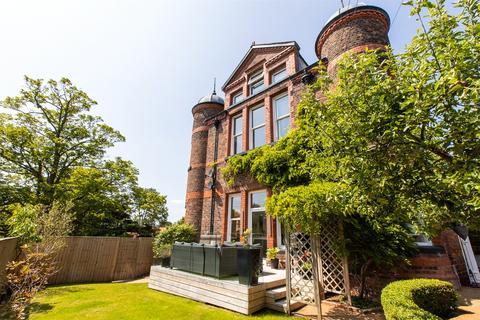 2 bedroom duplex for sale, Farr Hall, 8 Farr Hall Drive, Lower Heswall, Wirral, CH60