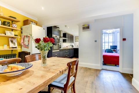 2 bedroom flat to rent, Hova Villas, Hove