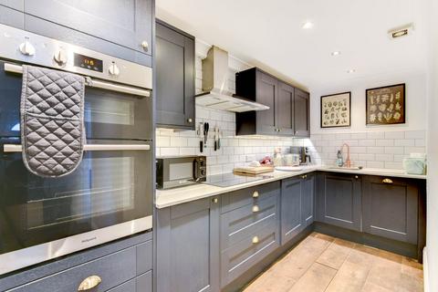 2 bedroom flat to rent, Hova Villas, Hove