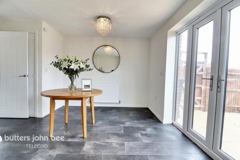 3 bedroom semi-detached house for sale, Linnel Grove, Telford