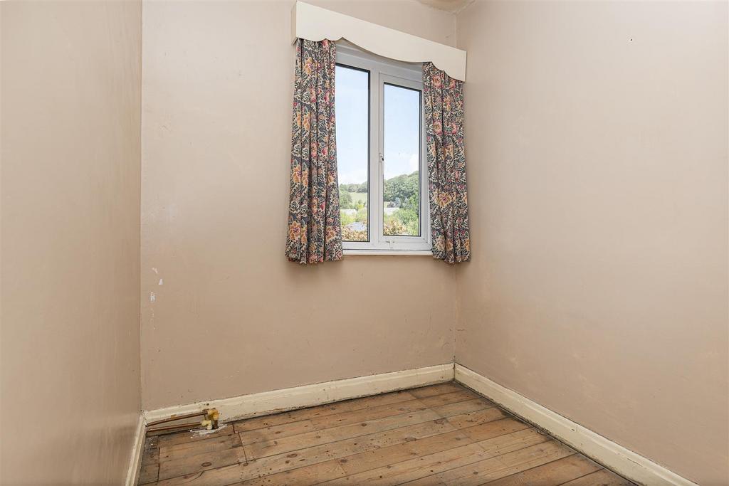 Bramleys Estate Agents - The Crescent - New Mill (