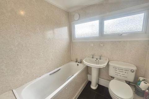 28 Biddulph Estate, Llanelli, SA15 2BU
