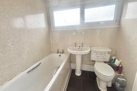 28 Biddulph Estate, Llanelli, SA15 2BU