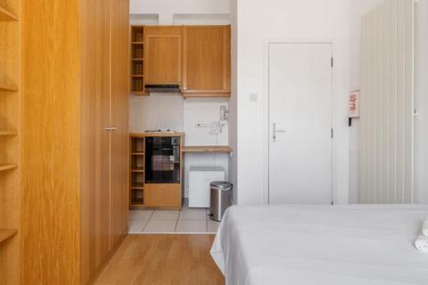 undefined, North Gower Street, London, NW1